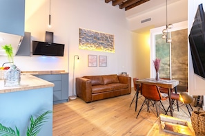 Apartment | 1 bedroom - Bright Chic Apartment in the Heart of Cadiz Plaza de Espa a V (Cádiz)