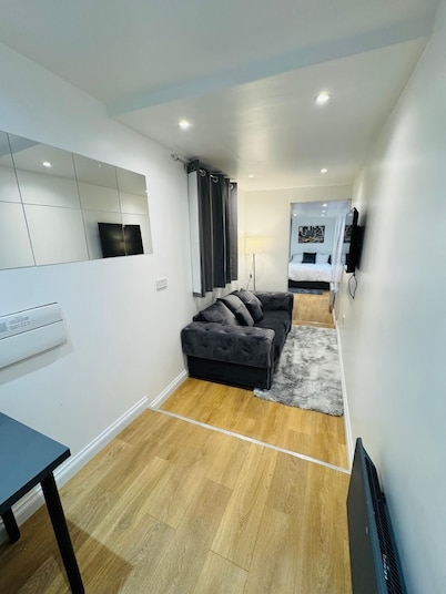 Cozy Retreat | Free Parking & Patio with Smart TVs