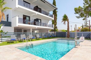 شقة | 1 غرفة نوم وأسرّة أطفال/رضّع (مجانًا)