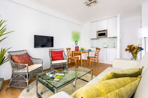 Apartment | 1 bedroom, Internet - Cozy Apartment Next to the Cathedral Placentines (Seville)