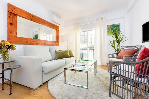 Apartment | 1 bedroom, Internet - Cozy Apartment Next to the Cathedral Placentines (Seville)