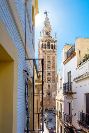 Apartment | 1 bedroom, Internet - Cozy Apartment Next to the Cathedral Placentines (Seville)