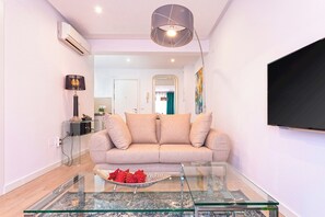 1 bedroom, Internet - Cute Apartment in City Center Perfect for Couples Santa Marta I (Seville)