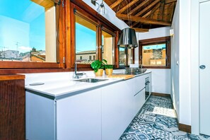 Apartment | 1 bedroom - Excelent 1-bedroom Apartment Near Cathedral Zacatin Penthouse (Granada)