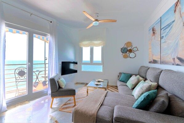 Apartment | 3 bedrooms - Exclusive Apartment in Front of the sea Victoria (Cádiz)