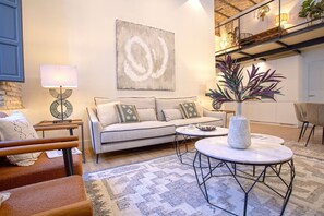 Apartment | 4 bedrooms, Internet - Exclusive Apartment in Seville Center Almansa (Seville)