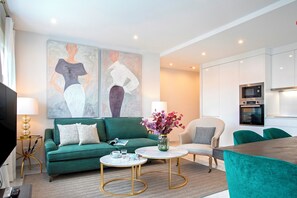 Apartment | 2 bedrooms - Exceptional 2 bd Apartment Facing the Cathedral Constituci n I (Seville)