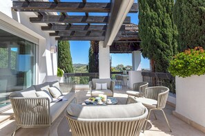 Apartment | 2 bedrooms - Exclusive 2BD Apartment With Private Terrace in Marbella Incosol (Marbella)