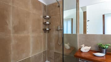 House | 4 bedrooms, Internet