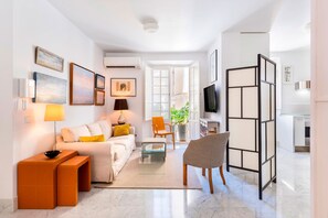 Apartment - Lovely one bd Apartment Near the Cathedral Pasaje Santa Cruz I (Seville)