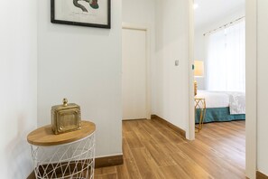 2 bedrooms, Internet - Magnificent 2 BD Apartment in the City Center Recaredo VI (Seville)