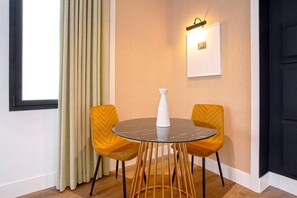Apartment - Luxury 1bd Near Torre del Oro Betis V (Seville)