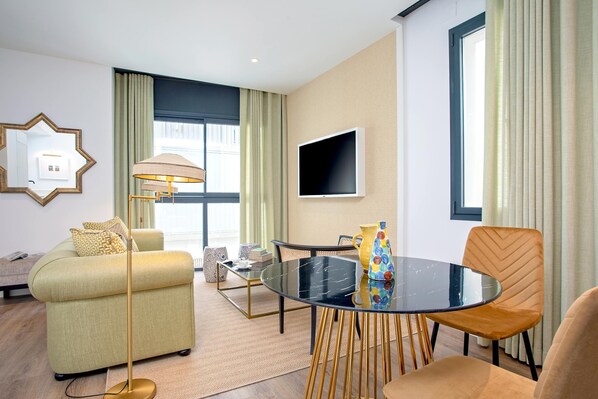 1 bedroom, Internet - Luxury 1bd Near Torre del Oro Betis XV (Seville)