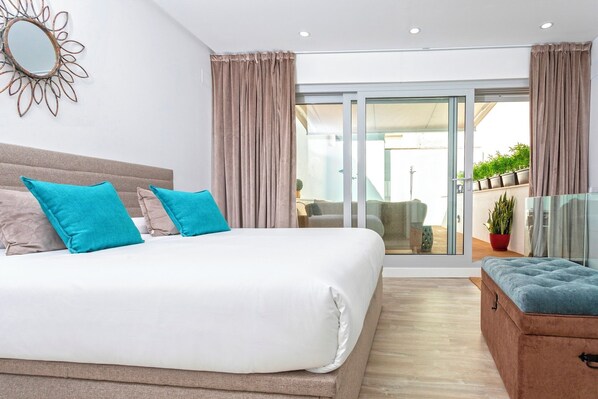 2 bedrooms, Internet - Marvelous 2 Bedroom Apartment With Private Terrace in Triana Castilla II (Seville)