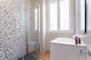 1 bedroom, Internet - Modern 1 BD Apartment in the City Center Recaredo VII (Seville)