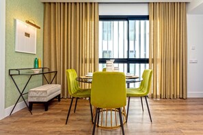Apartment | 2 bedrooms, Internet - Luxury 2bd View Torre del Oro Betis 12 (Seville)