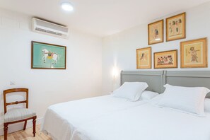 Apartment - Modern Apartment 2 Bd 2 Bth Near the Cathedral Catedral V (Seville)