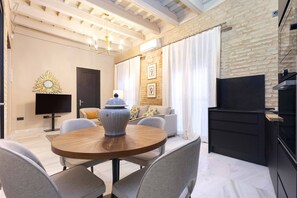 アパートメント | 2 室のベッドルーム、インターネットアクセス