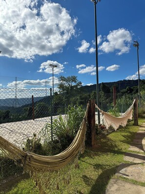 Property grounds - Beautiful Mairiporã Farm with Beach Tennis Court (Mairiporã)