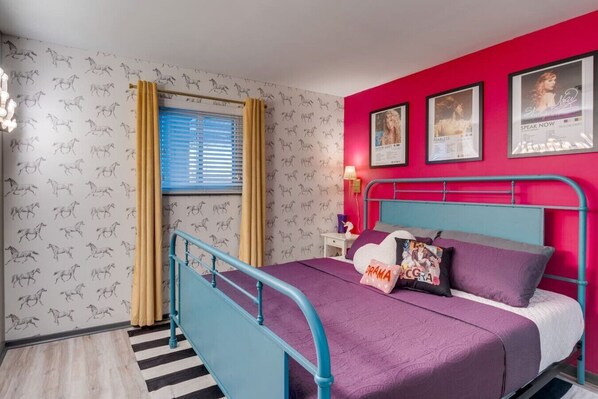 2 bedrooms, iron/ironing board, travel cot, WiFi