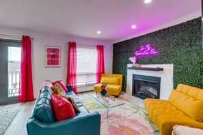 Televisión, chimenea