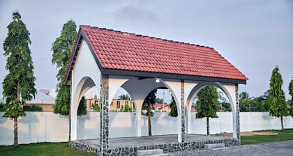 The Arden’s: Charming and serene 4-bedroom getaway with modern amenities