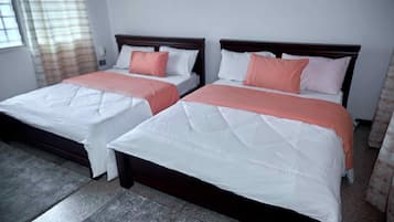 4 dormitorios, tabla de planchar con plancha, wifi y ropa de cama
