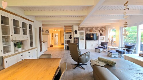 Ostsee Ferienhaus Lille Hus 220qm Wohnfläche und 1.100qm Garten mit Hottub