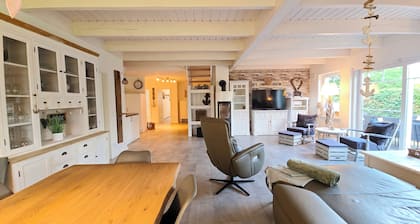 Baltic Sea vacation home Lille Hus 220sqm living space and 1,100sqm garden with hot tub