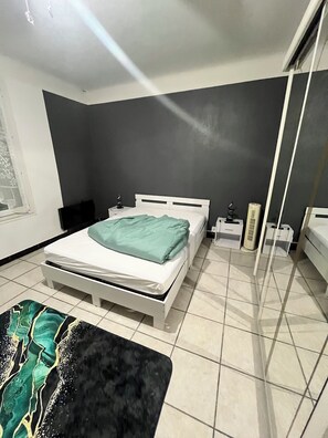 2 Schlafzimmer, Bügeleisen/Bügelbrett, Reisekinderbett, WLAN
