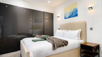 2 bedrooms, iron/ironing board, travel cot, WiFi