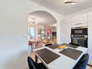 Dining - VILLA AVEC PISCINE LES ÉCUREUILS (Le Plan-de-la-Tour)