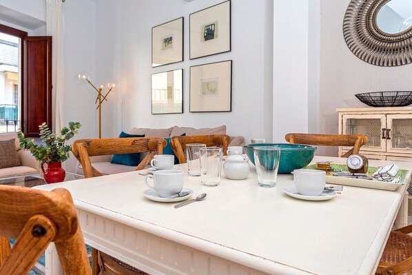 2 bedrooms, Internet - Prime Location 2 bd Apartm With Terrace Arfe Terrace II (Seville)