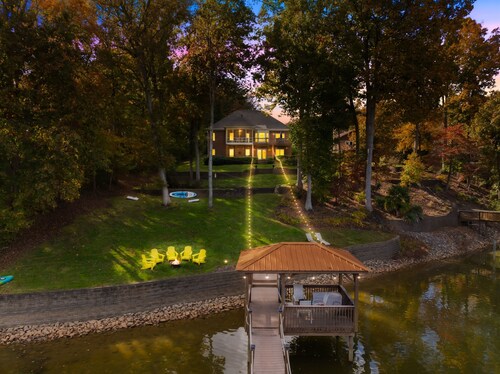 Game Room, Covered Dock, Kayaks, Firepit, 2 Kings
