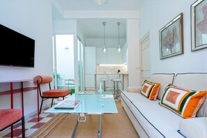 2 عدّة غرف نوم وأسرّة أطفال/رضّع (مجانًا)