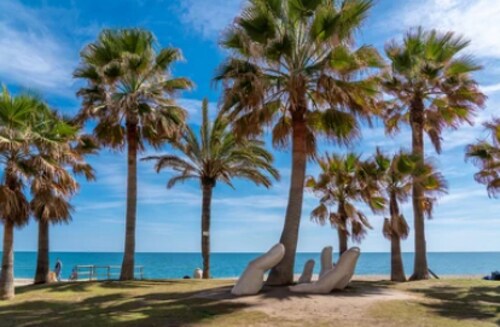 Sea View Apartment Near The Beach