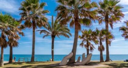 Sea View Apartment Near The Beach