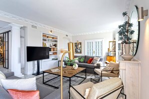 Apartment | 4 bedrooms, Internet - Spectacular Apartment With 258m2 and 4BD Near Alcazar San Fernando (Seville)