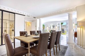 Apartment | 4 bedrooms, Internet - Spectacular Apartment With 258m2 and 4BD Near Alcazar San Fernando (Seville)