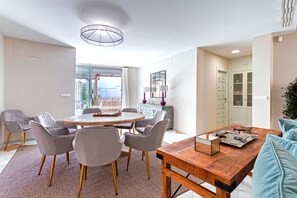Apartment | 3 bedrooms - Stunning Apartment 3BD With Terrace in Santa Cruz Abades Terrace II (Seville)