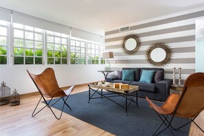 شقة | 1 غرفة نوم وأسرّة أطفال/رضّع (مجانًا)