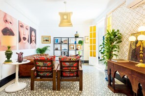 Apartment - Stylish Beautiful 3 Bd Aptm in a Wonderful Location Romanilla (Granada)