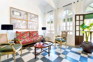 Apartment | 3 bedrooms, Internet - Stylish Beautiful 3 Bd Aptm in a Wonderful Location Romanilla (Granada)