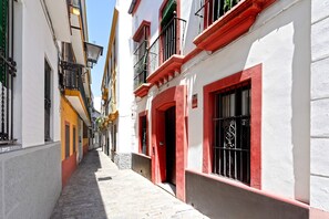 House | 5 bedrooms - Unique Sevillian House With Pool Casa Tintes (Seville)