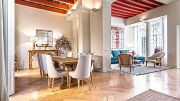 House | 7 bedrooms