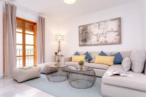 4 bedrooms - Wonderful 4 Bd House Prime Location in the old Town Tetu n Marbella (Marbella)