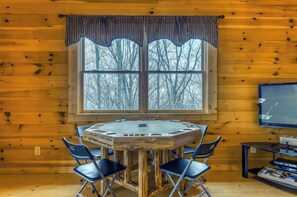Dining - Dogs ok! Hot Tub, Arcade, Fireplace, Pool, Perfect 4 Multiple Families, MT view! (Sevierville)