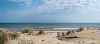 Semi-Oceanfront, Ocean Views! 225ft to Beach! -Pool, Hot Tub,Pool Table,Dogs OK!