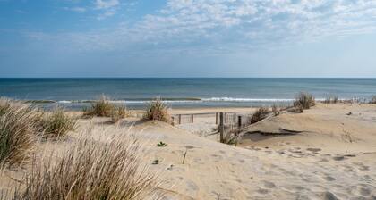 Semi-Oceanfront, Ocean Views! 225ft to Beach! -Pool, Hot Tub,Pool Table,Dogs OK!
