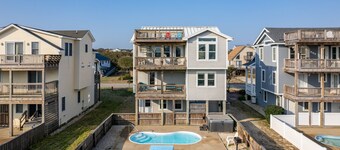 Semi-Oceanfront, Ocean Views! 225ft to Beach! -Pool, Hot Tub,Pool Table,Dogs OK!